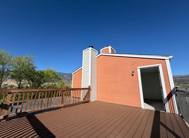 Building Photo - 516 Winnie Way