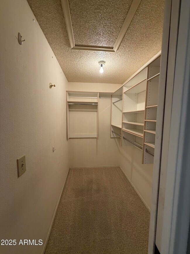 Building Photo - 10402 E Regal Dr