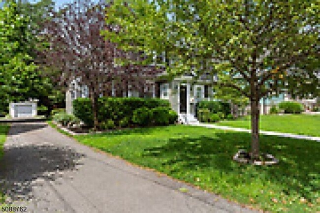 Building Photo - 210 North Ave