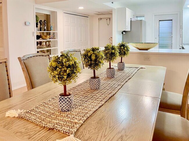 Building Photo - 3010 N Course Dr