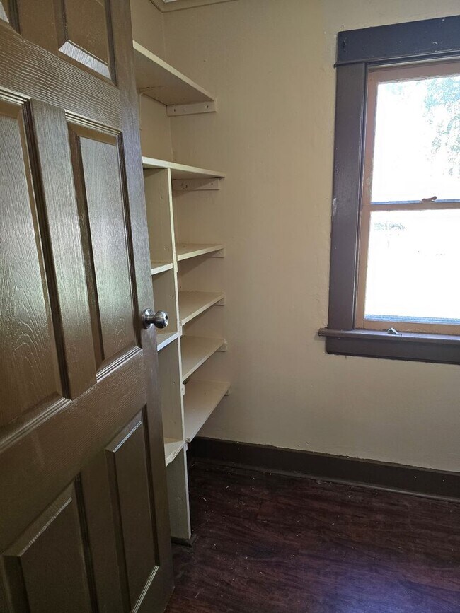 Building Photo - 3bed/1Bath