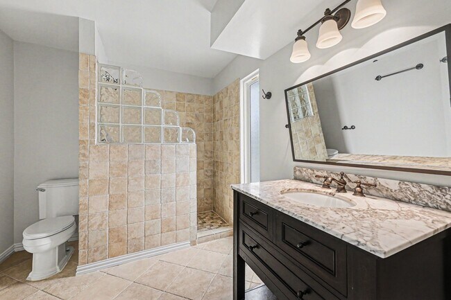 Building Photo - 5913 Woodway Place Ct