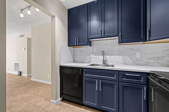 Building Photo - 608 NW 13th St