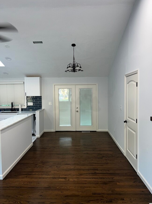 Building Photo - 9316 Fairwood Dr