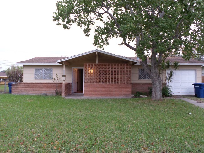 Primary Photo - 5829 Cain Dr