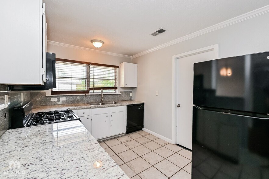 Building Photo - 4418 Tareyton Ln