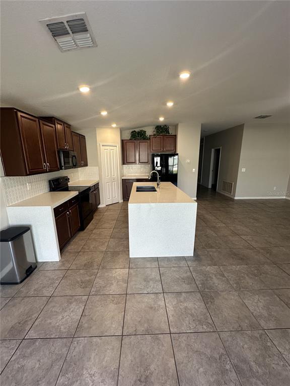 Building Photo - 903 Zone Tailed Hawk Pl