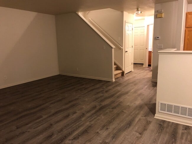 Building Photo - Lovely Townhome in Thornton