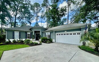 Building Photo - Spacious Beautifully Appointed Two Bedroom...