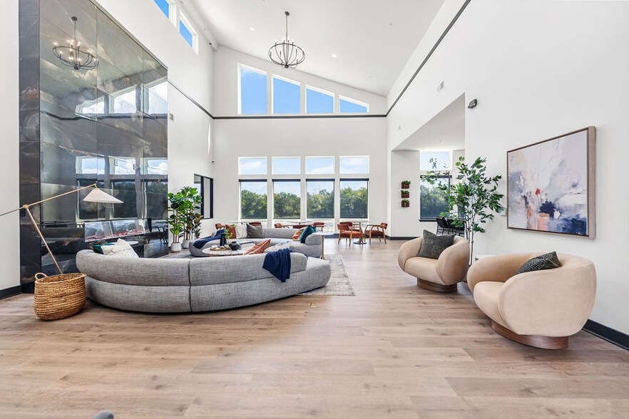 Building Photo - Blackwell Living