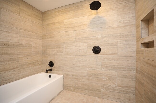 Building Photo - 5370 Brownway St