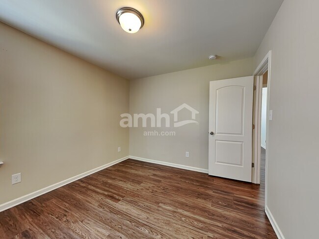 Building Photo - 105 Habersham Ct