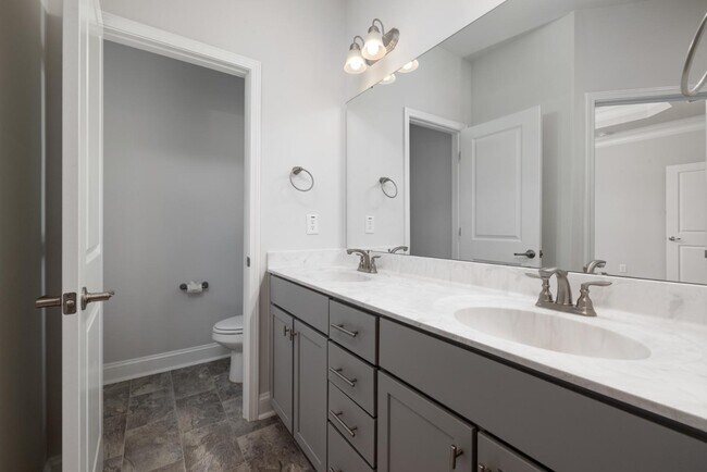 Building Photo - 55 Bushel Basket Dr