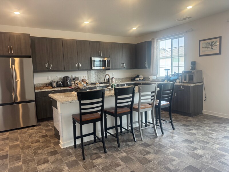 Building Photo - 2769 Lake Mendoza St