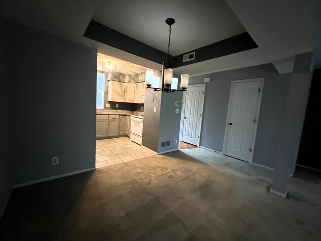 Building Photo - 7115 Sweetwater Dr