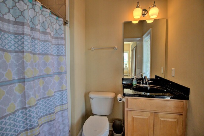 Building Photo - Pet Friendly Off Season Rental 4 Bedroom O...