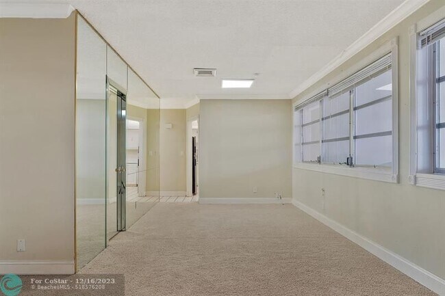 Building Photo - 4020 Galt Ocean Dr