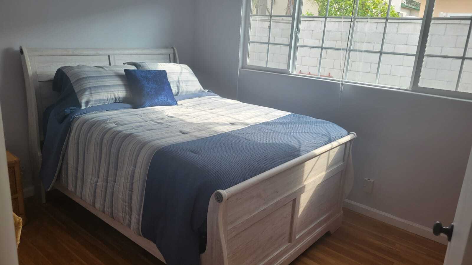 Building Photo - 1430 Manhattan Beach Blvd