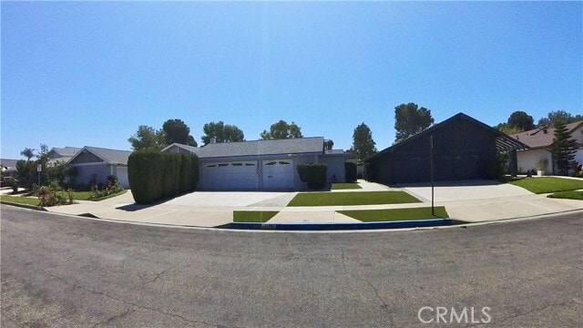 Primary Photo - 1118 W Curie Ave