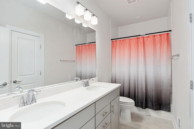 Building Photo - 1747 Riverbluff Ave