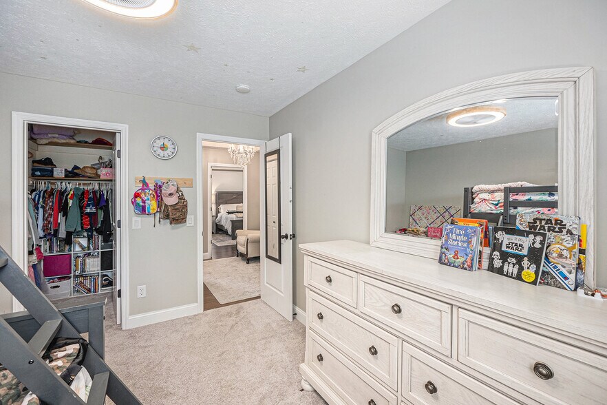 Building Photo - 3738 Burr Oak Dr