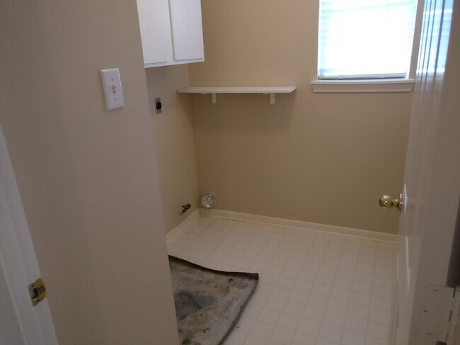 Building Photo - 4219 Margate Dr