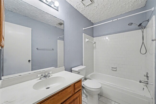 Building Photo - 319 Richvale Ln