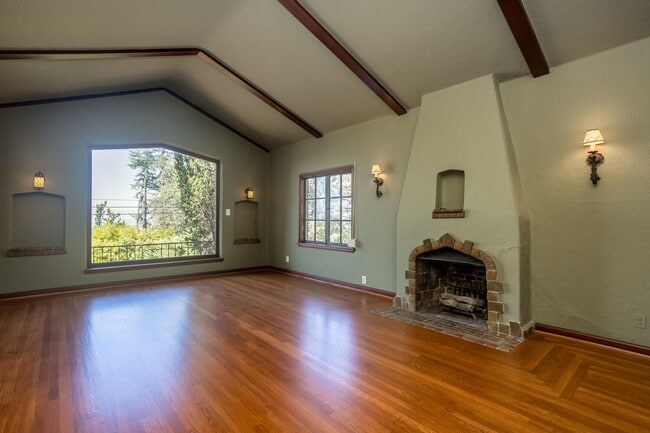 Building Photo - MUST SEE! Unique and Charming 4 bedroom 2.5 Bath Home w/Stunning Views!
