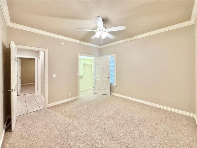 Building Photo - 2914 S College Dr