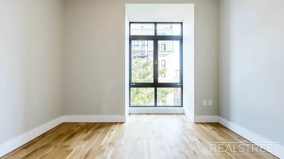 Building Photo - Leonard Street