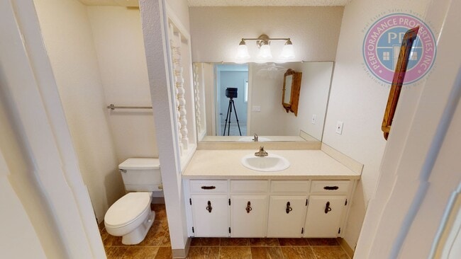 Building Photo - Desirable Tualatin - Central Air! Single L...