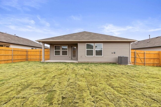 Building Photo - 128 Shimmering Cv