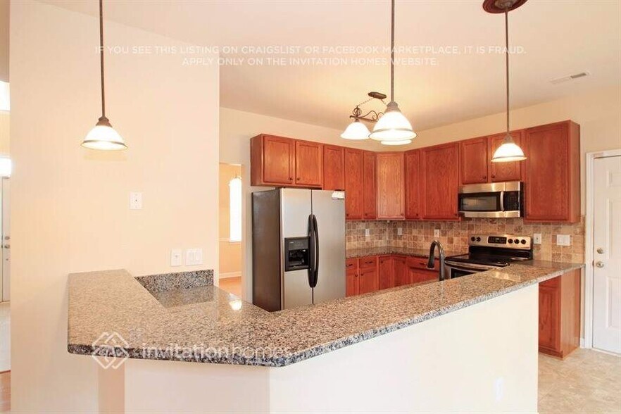 Building Photo - 5300 Glencove Ct