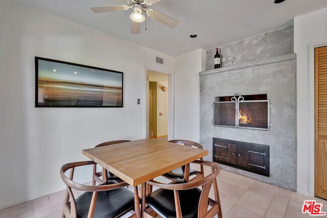 Building Photo - 15511 Woodcrest Dr