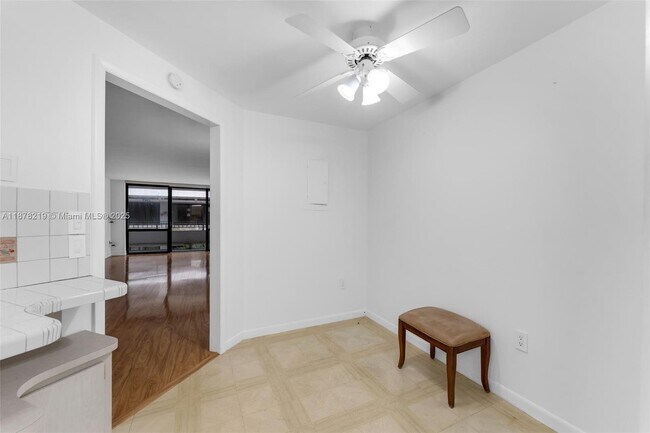 Building Photo - 13951 Kendale Lakes Cir