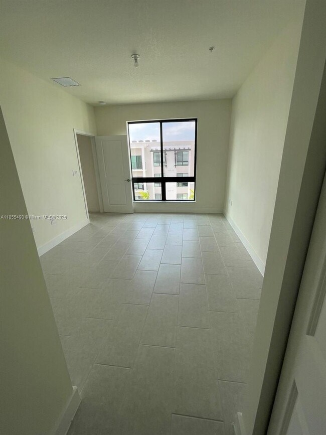 Building Photo - 8167 NW 41st St