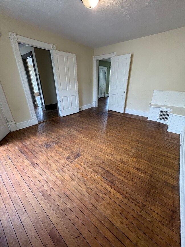 Building Photo - GB - 02 - Duplex