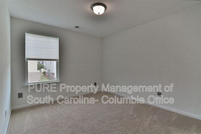 Building Photo - 109 Weeping Oak Ln