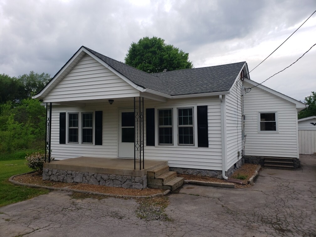Building Photo - 1511 Woodlawn Rd