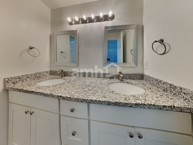 Building Photo - 1318 SW 176th Ter
