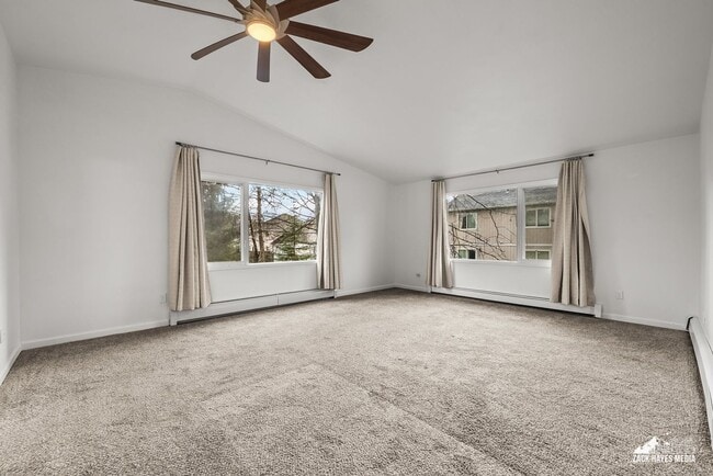 Building Photo - 6627 Zurich St