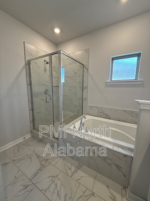 Building Photo - 280 Shangrila Wy