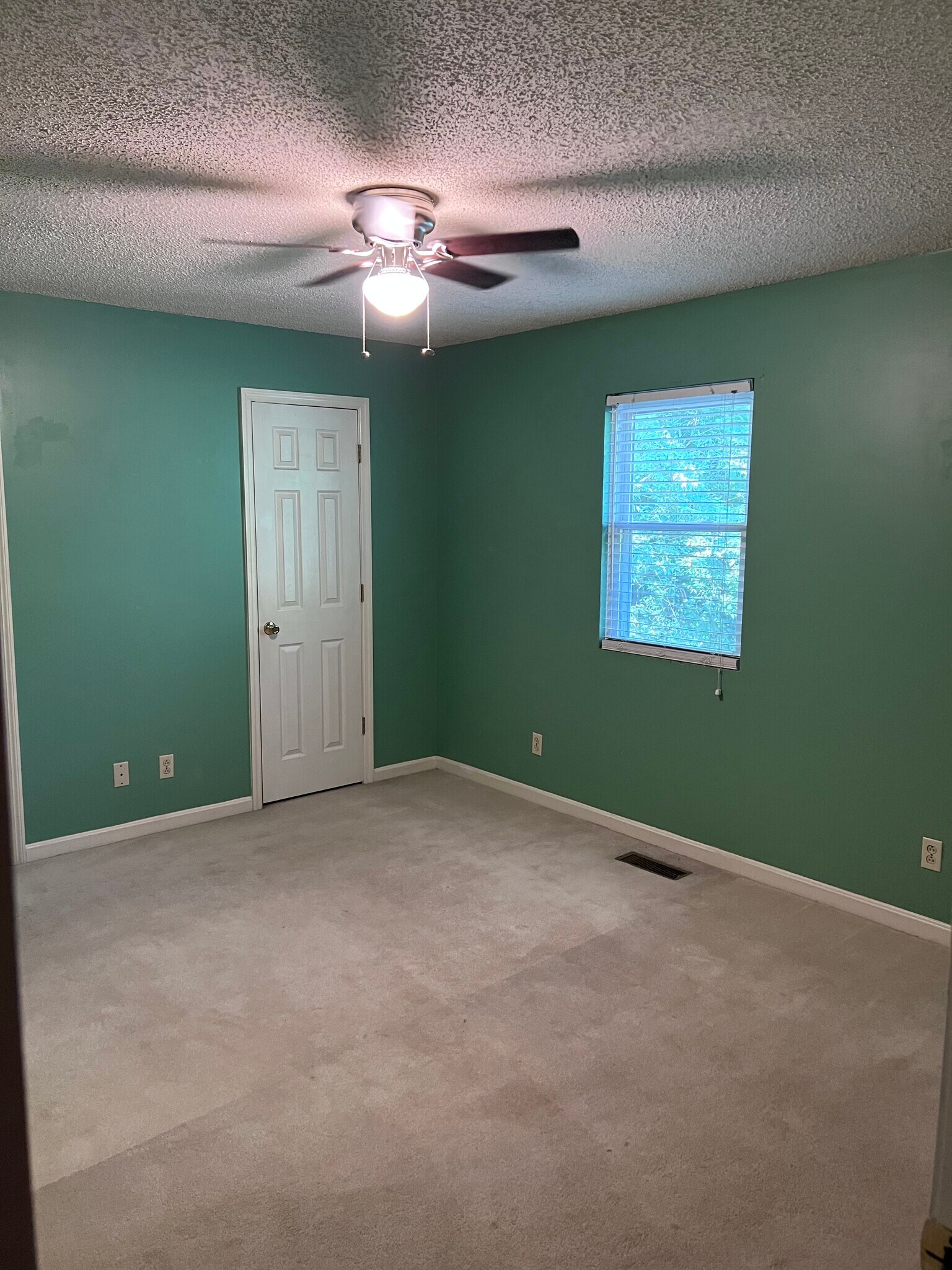 Building Photo - 103 Murdock Ln