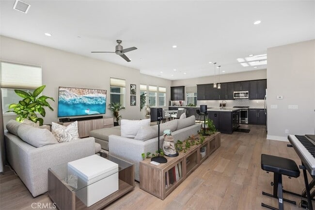 Building Photo - 227 Follyhatch