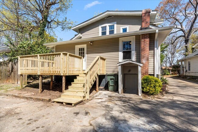 Building Photo - There is a Wow Factor in this Fully Renova...
