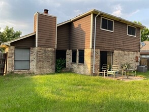 Building Photo - 10531 Golden Meadow Dr