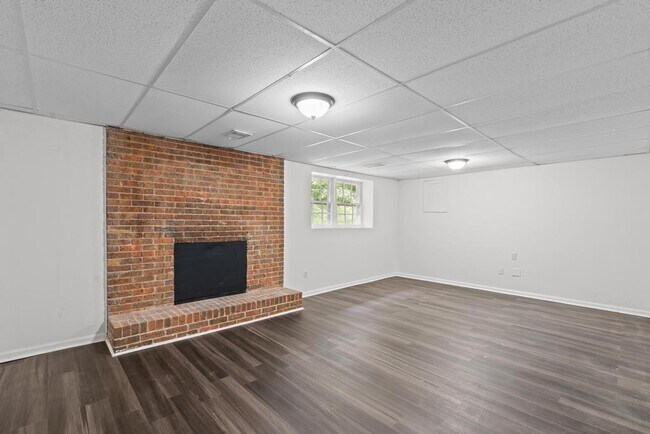 Building Photo - 246 Barbara Ln
