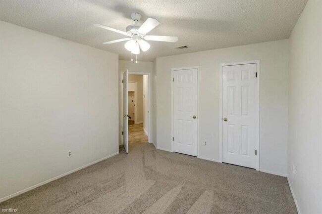 Building Photo - 6707 Carisbrooke Ln