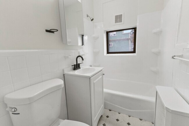 Building Photo - 38-40 Cedar Street Unit 243