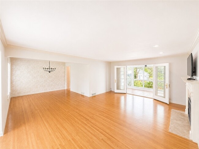 Building Photo - 20 Briar Patch Rd